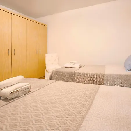 Mayorales Ii Apartment