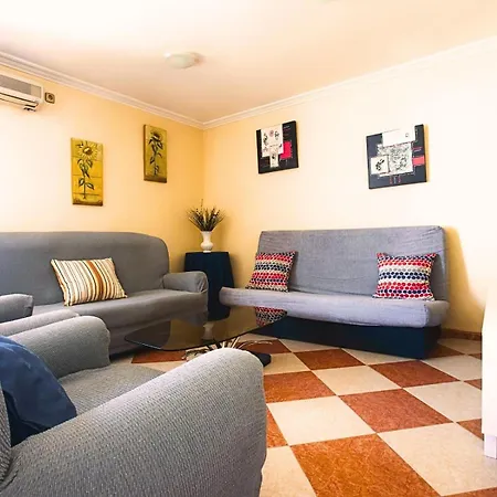 Mayorales Ii Apartment *